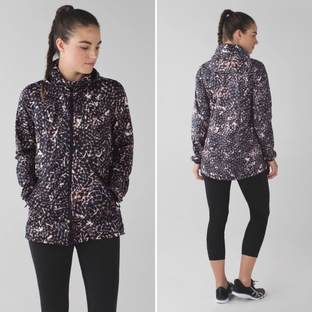 Size 4 Lululemon packable vented running jacket with hood